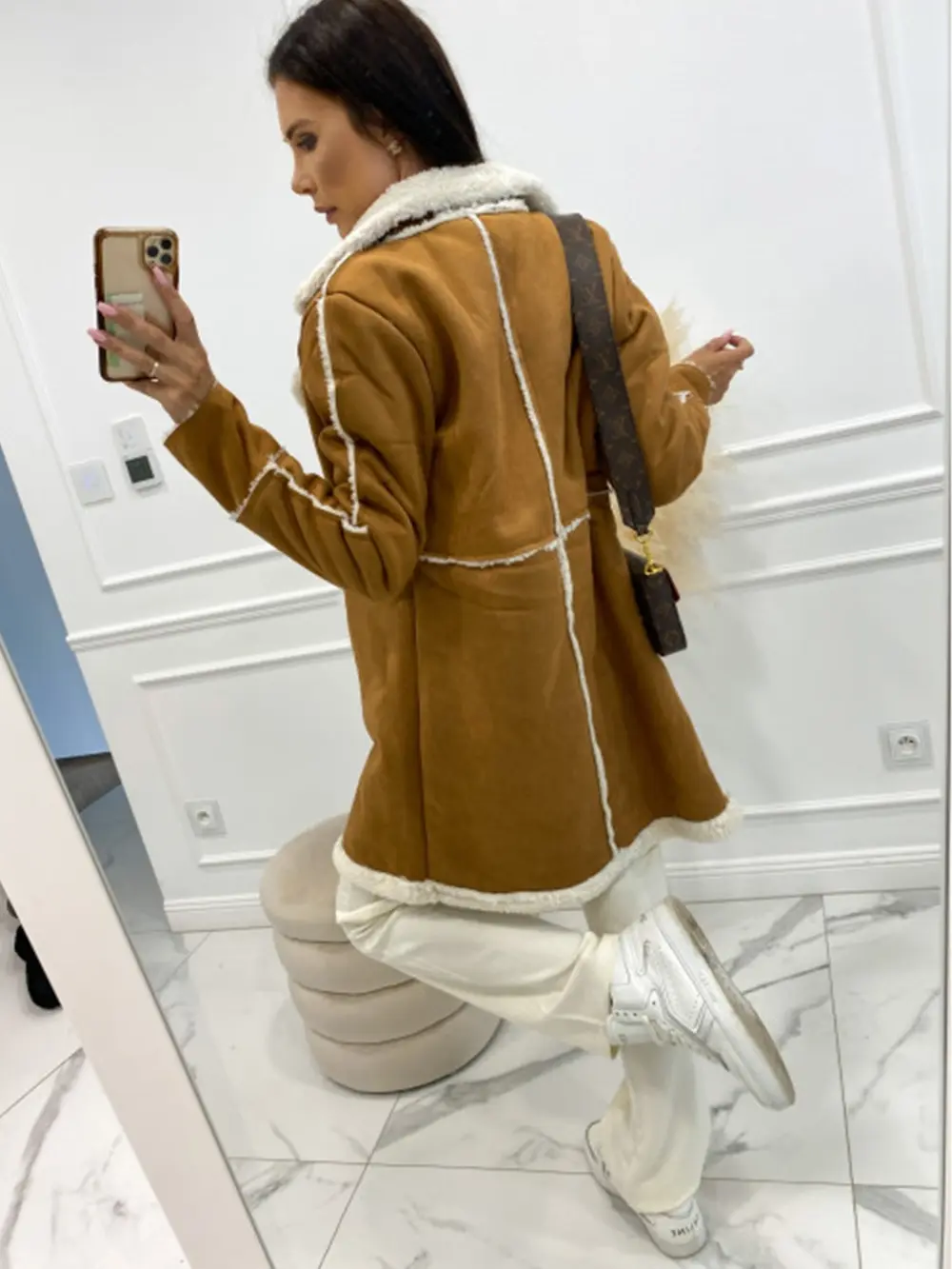 Lapel Collar Exposed Seam Buttoned Coat, image 4