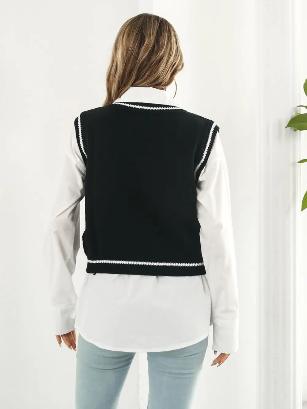 Skull Contrast V-Neck Sweater Vest, image 2