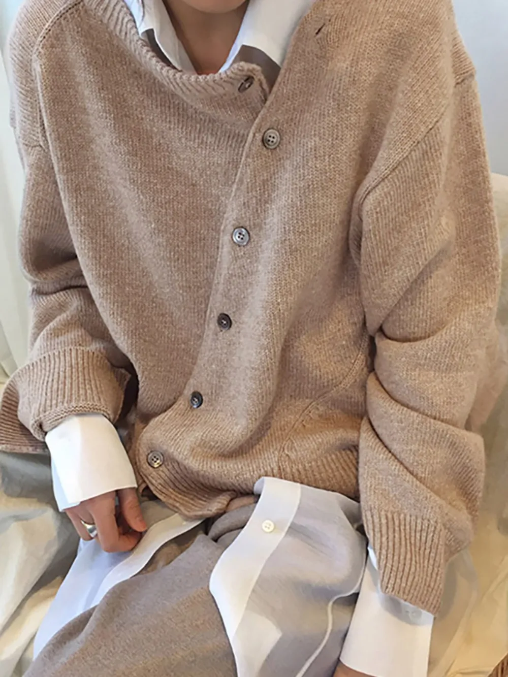 Dropped Shoulder Buttoned Cardigan, image 4