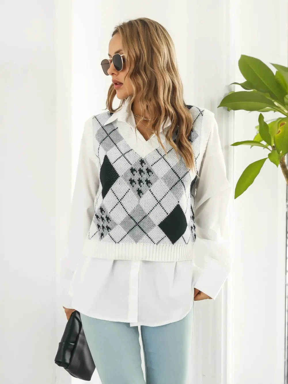 V-Neck Plaid Sweater Vest, image 4