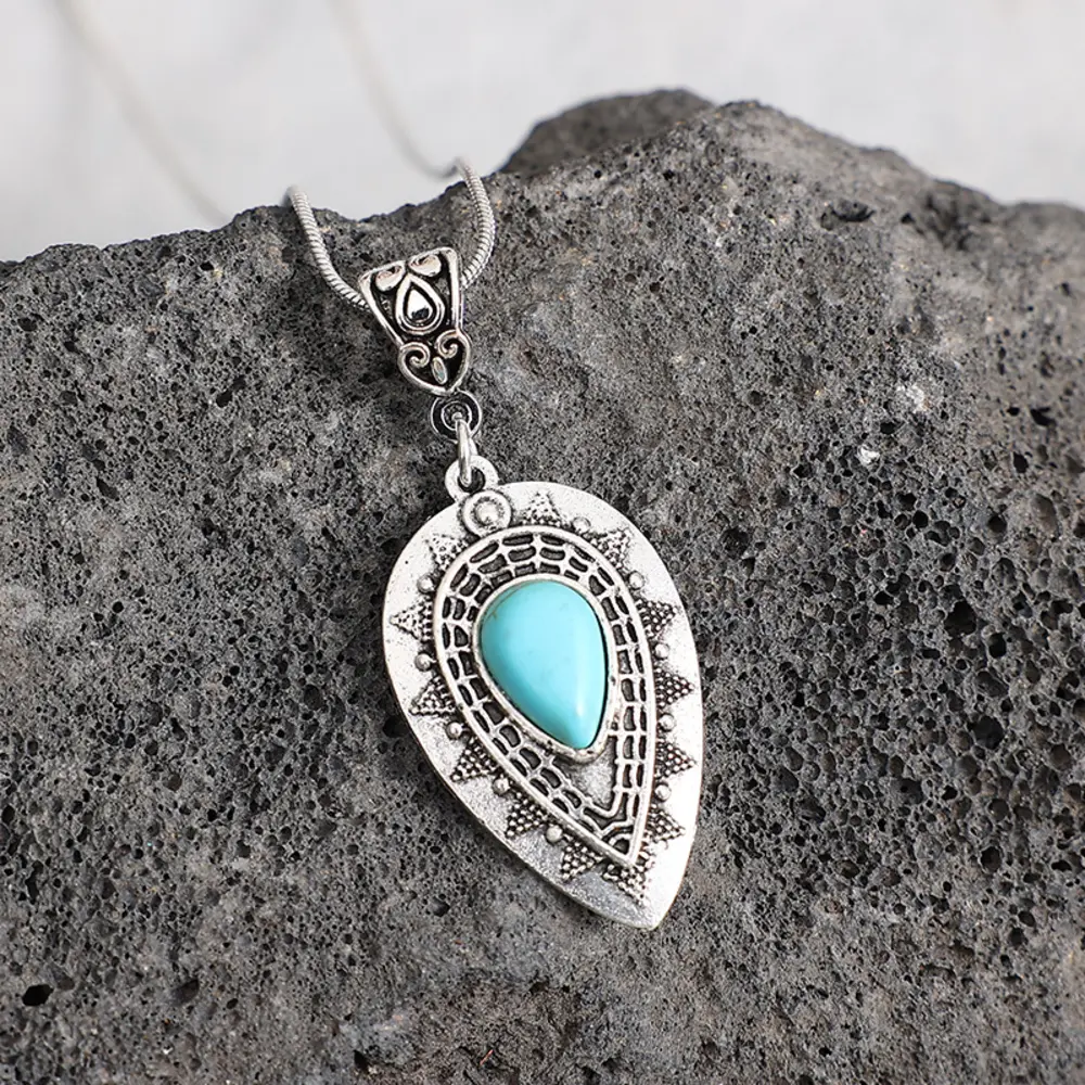 Geometric Alloy Pendant Necklace, image 2