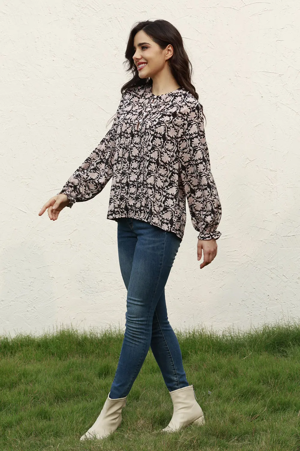 Floral Flounce Sleeve Round Neck Blouse, image 3