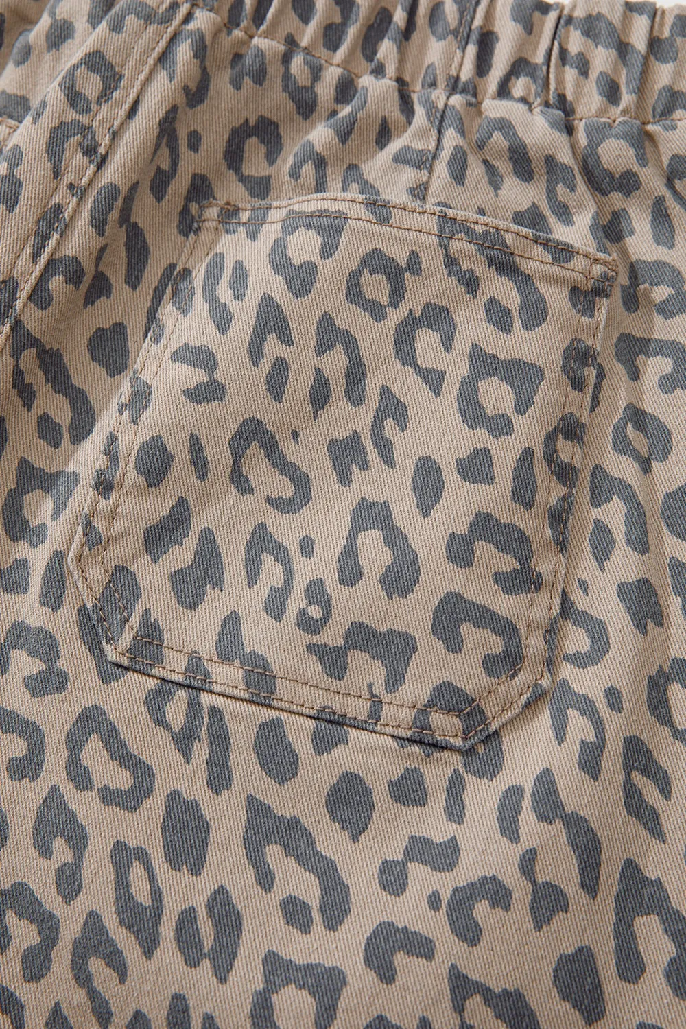 Leopard Printed Drawstring Waist Pocketed Wide Leg Jeans, image 2