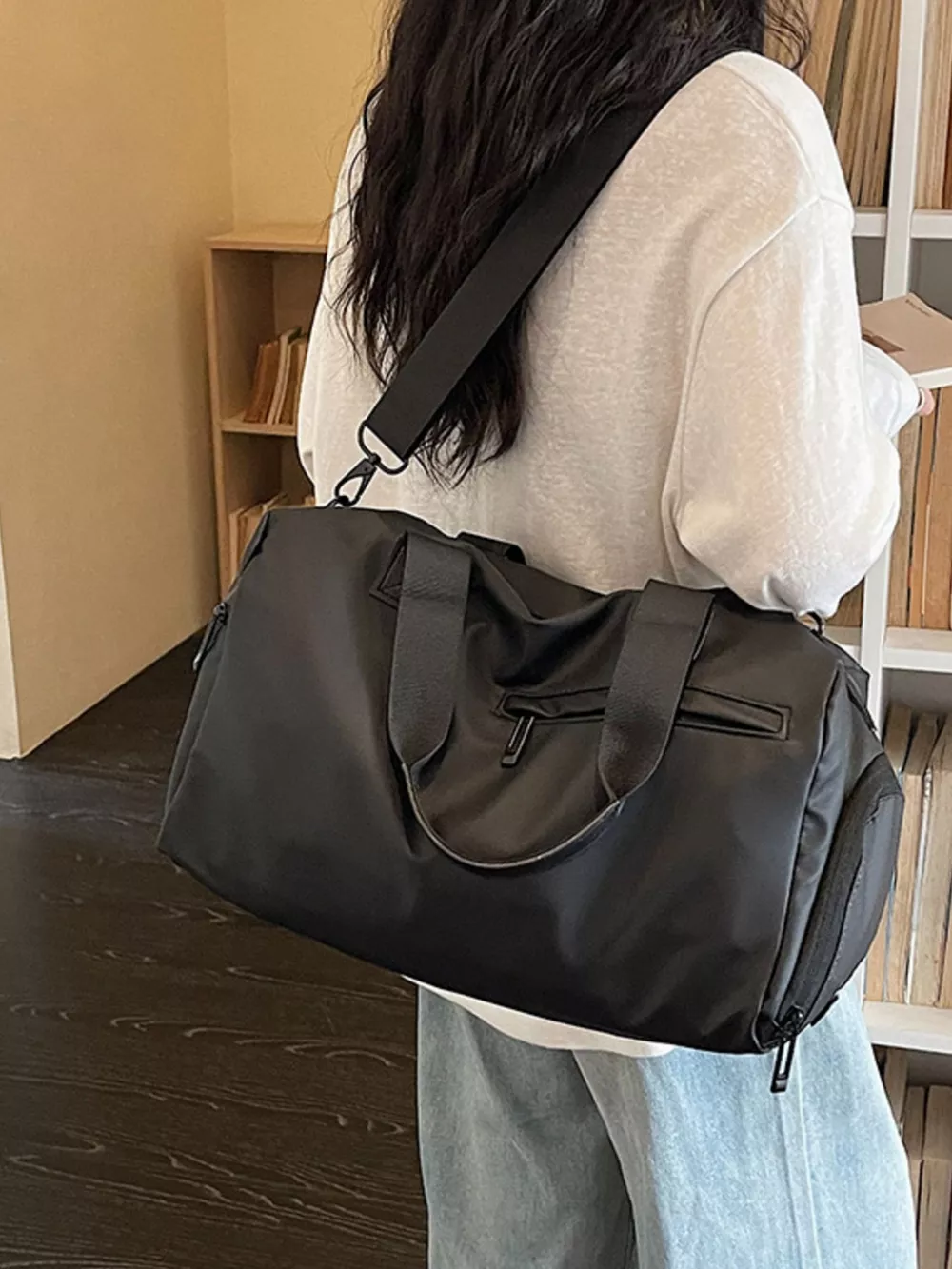 Lightweight Multi-Pocket Travel Bag