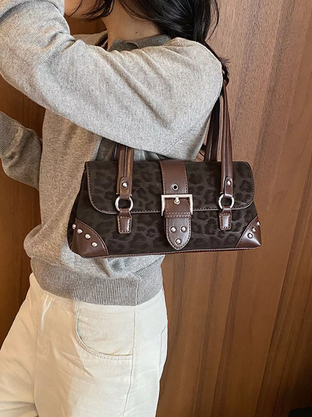 Leopard Buckle Detail Shoulder Bag, image 9