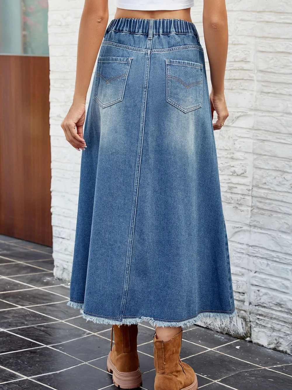 Raw Hem Buttoned Denim Skirt with Pockets, image 2