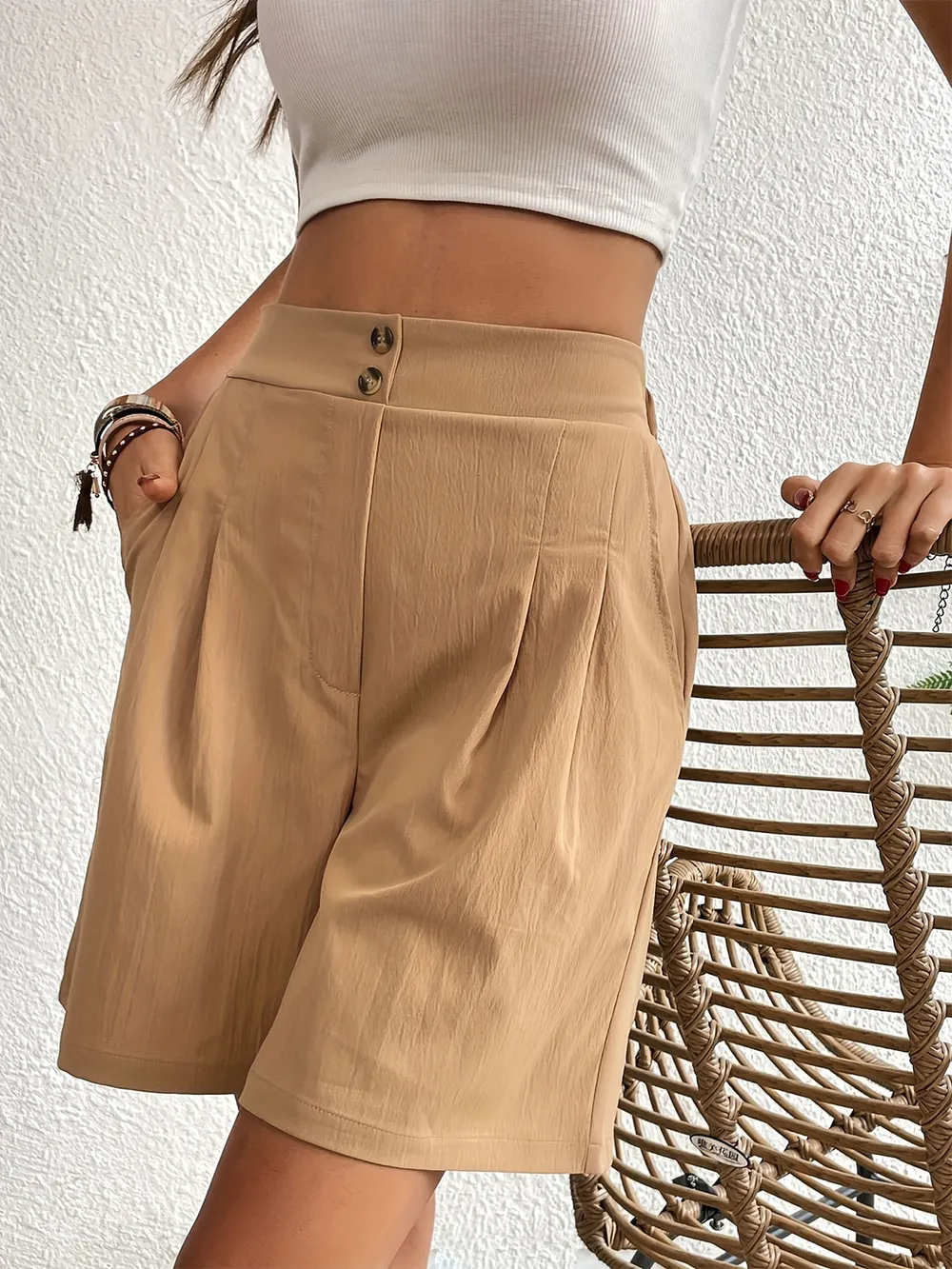 Pocketed Half Elastic Waist Shorts, image 2