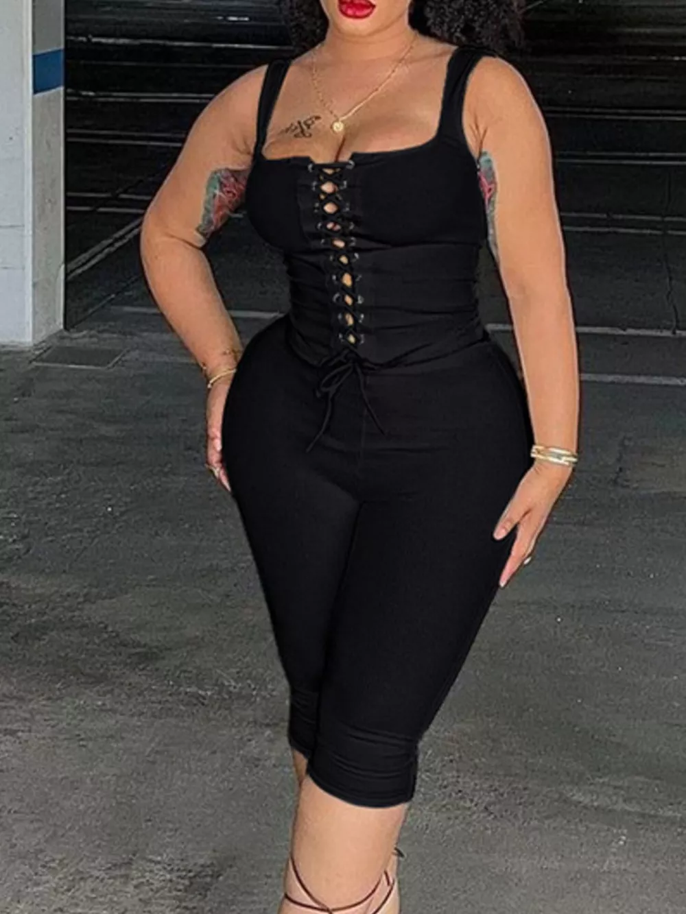 Lace-Up Tank and Capris Set, image 13
