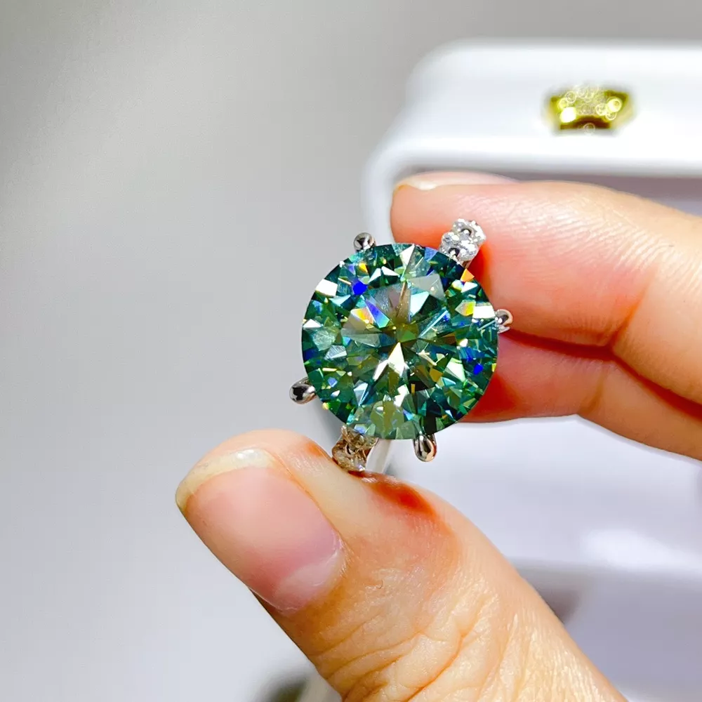 10 Carat 925 Sterling Silver Moissanite Ring, image 2
