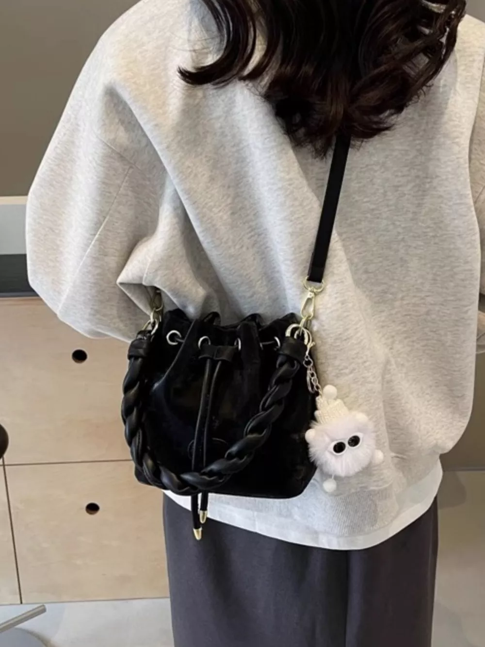 Chunky Chain Trim Drawstring Bucket Crossbody Bag, image 2