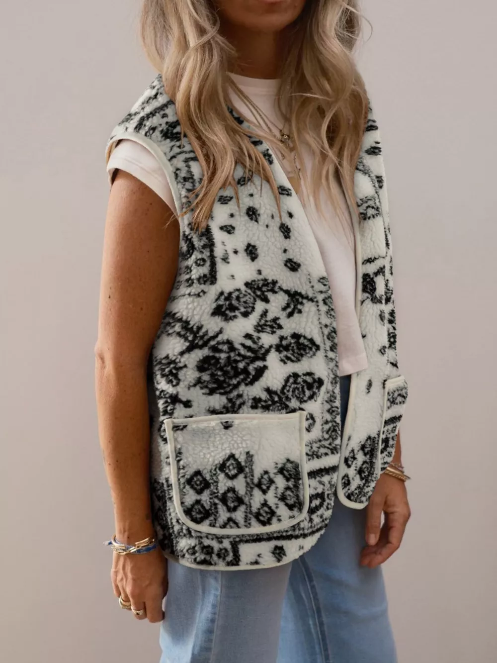 Sherpa Paisley Print Pocketed Western Fashion Vest Jacket, image 2