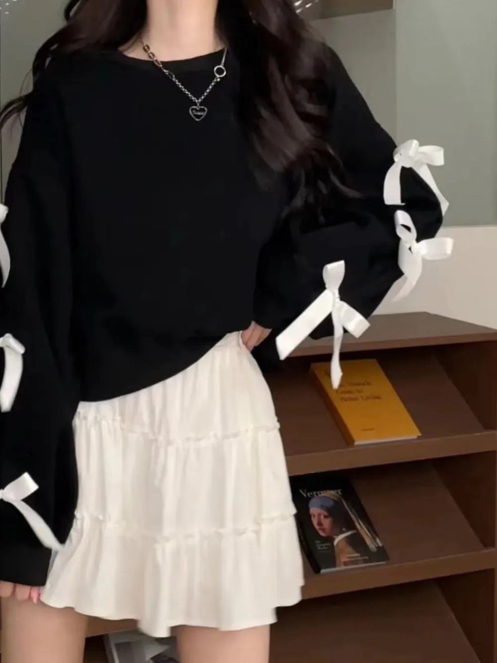 Bow-Detailed Sleeve Round Neck Sweatshirt, image 2