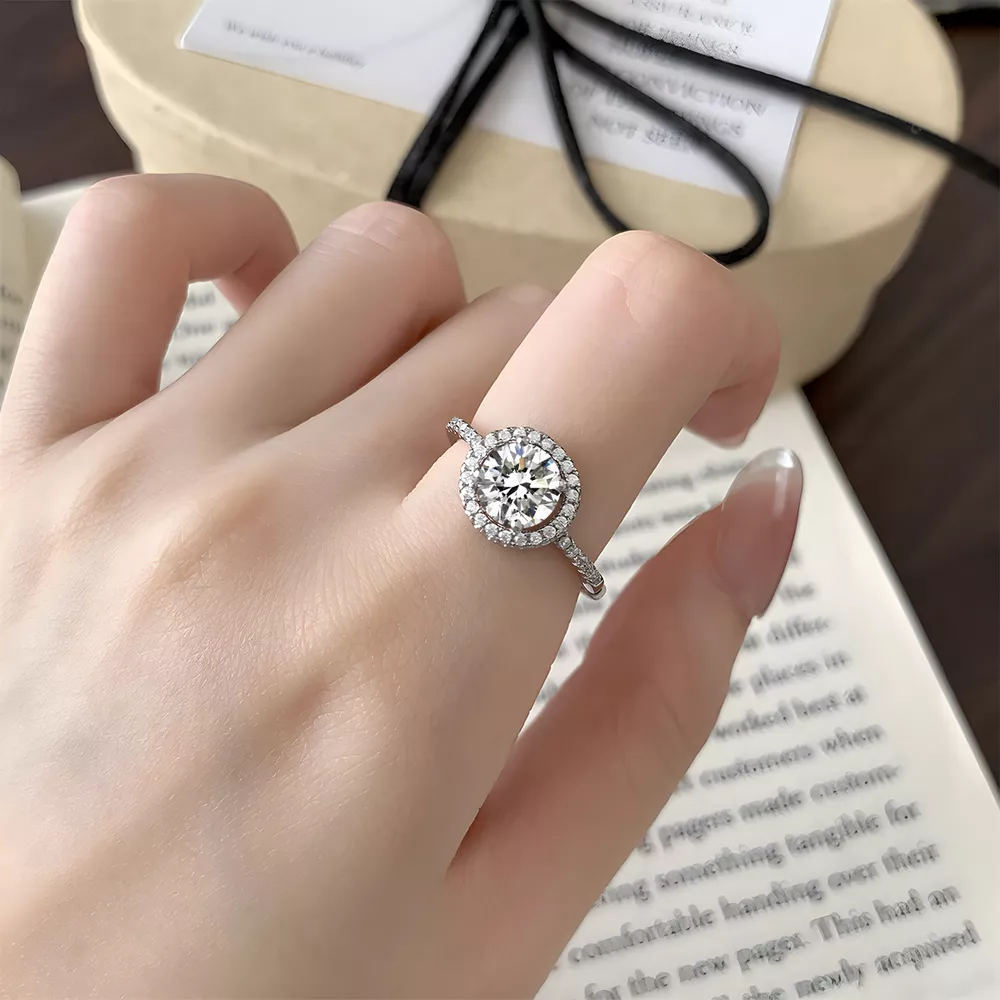 1 Carat Moissanite 925 Sterling Silver Ring
