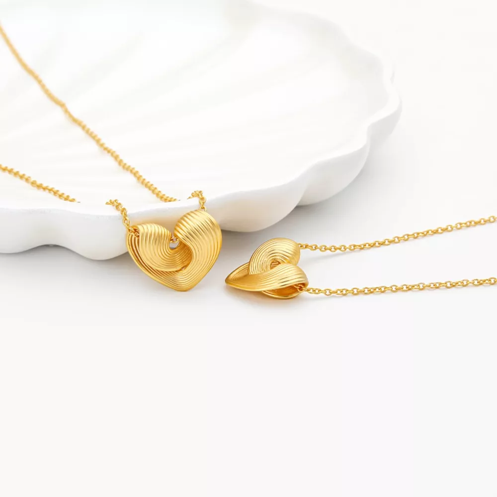 18K Gold-Plated Heart Pendant Necklace, image 4