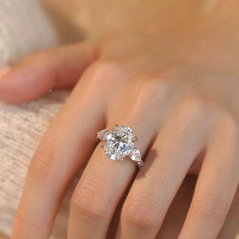 2 Carat 925 Sterling Silver Moissanite Oval Ring, image 3
