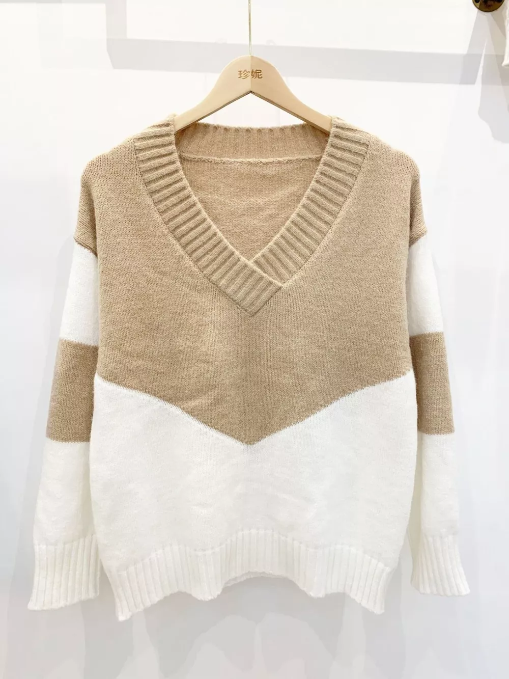 Color Block V-Neck Knit Sweater, image 3