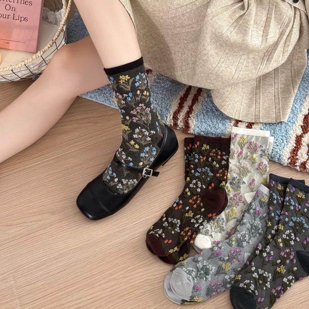 5 Pair Vintage Floral Embroidered Crew Socks, image 9