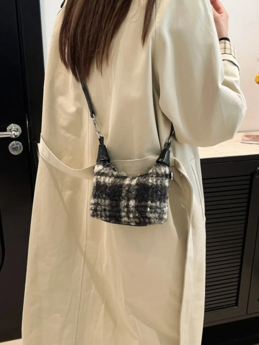 Fuzzy Polyester Mini Handbag with Zipper, image 10