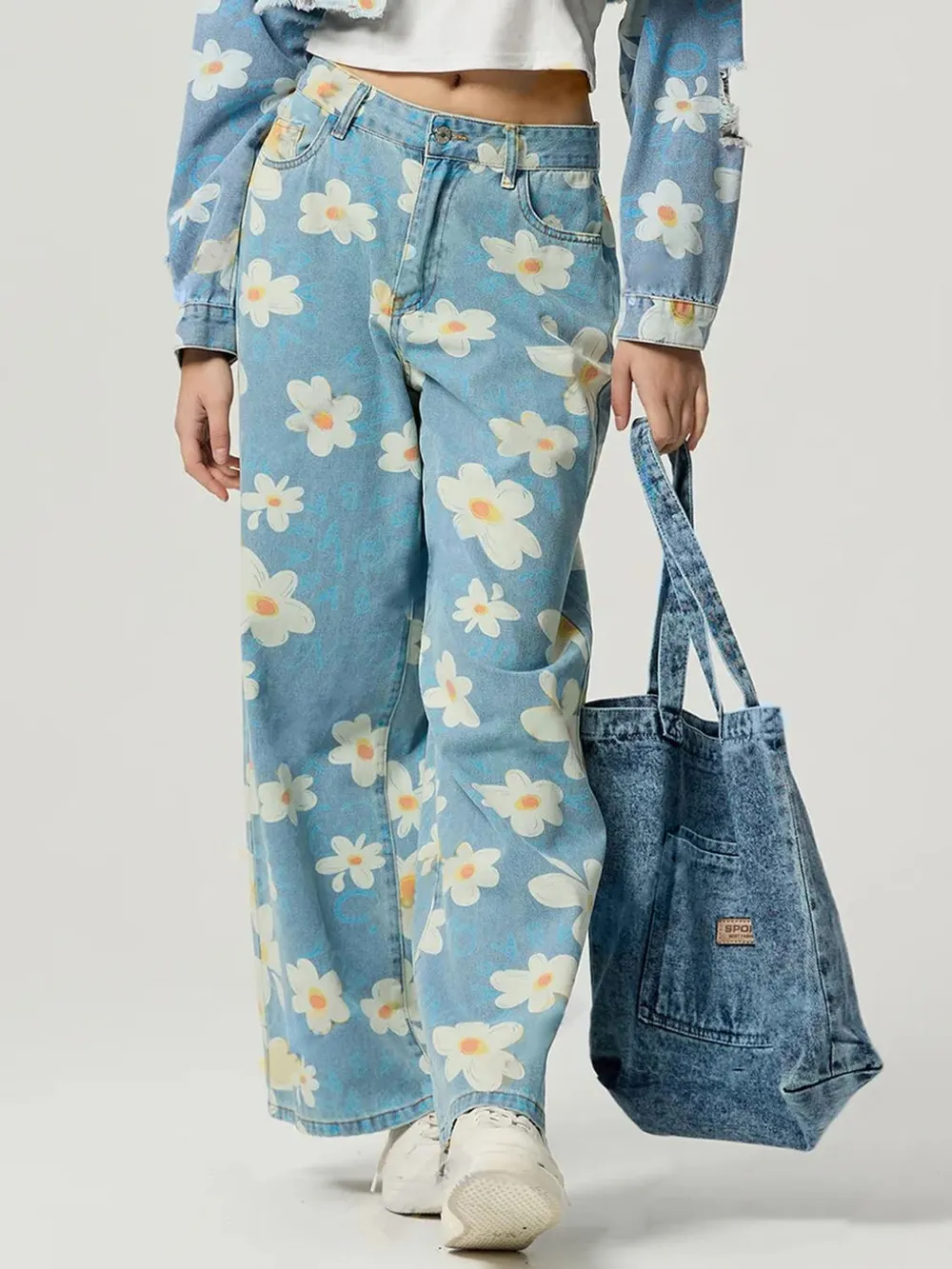 Pocketed Floral Wide Leg Jeans, image 3