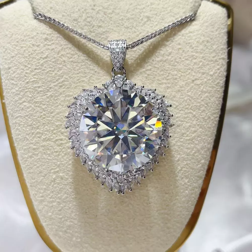20 Carat Moissanite 925 Sterling Silver Pendant Necklace