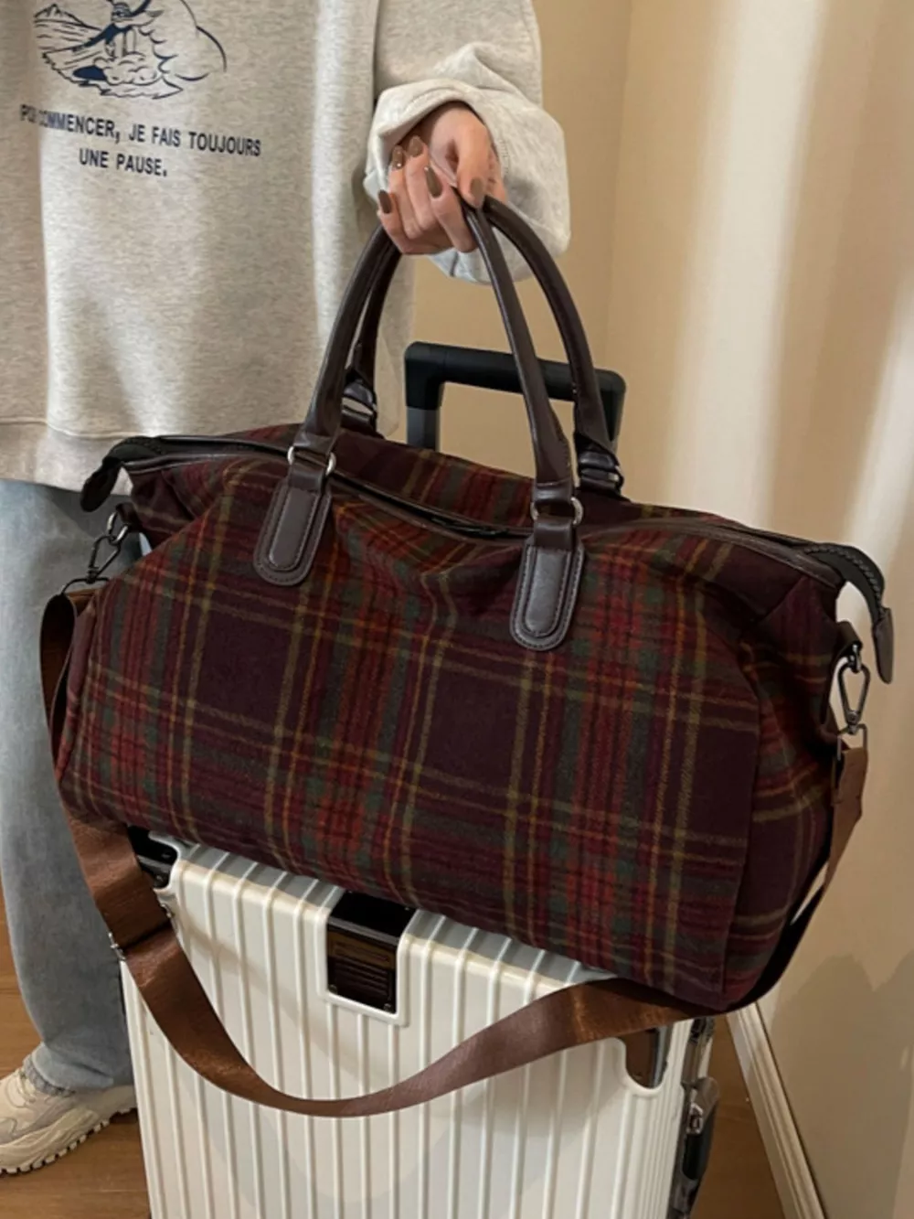 Vintage Plaid Pattern Travel Bag, image 3