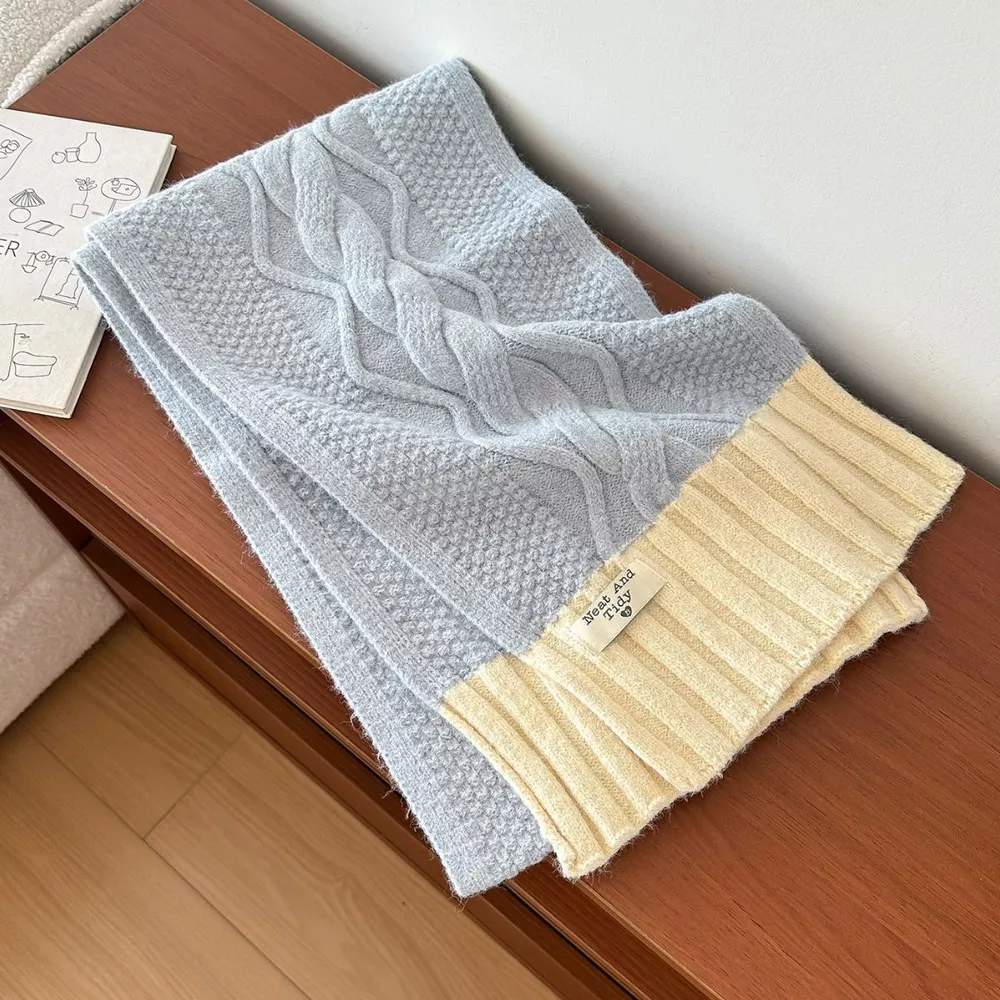 Two-Tone Cable Knitted Scarf, image 5