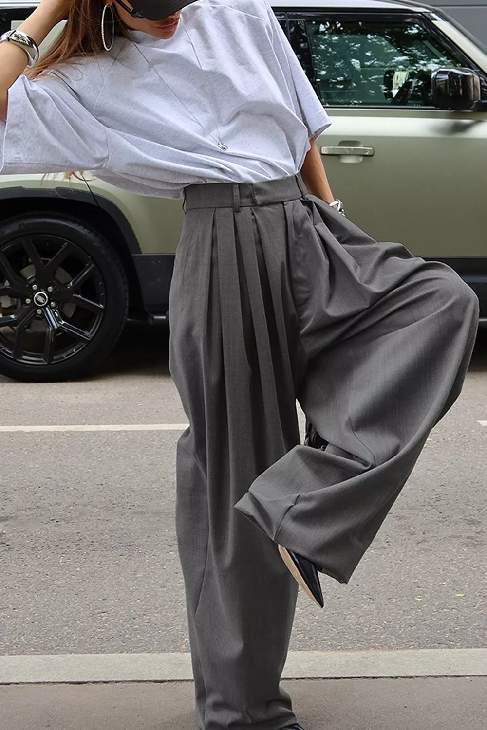 High-Waisted Wide-Leg Pleated Pants, image 5