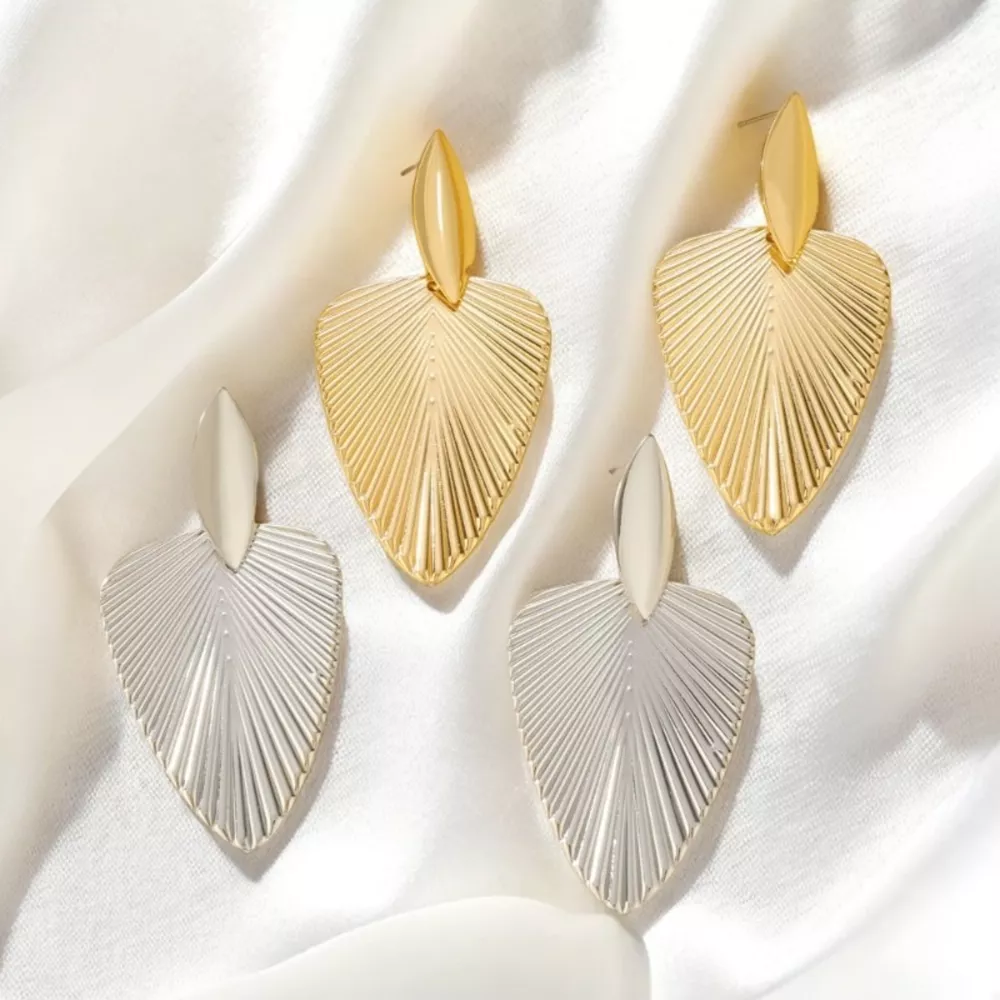 Alloy Textured Earrings, image 3