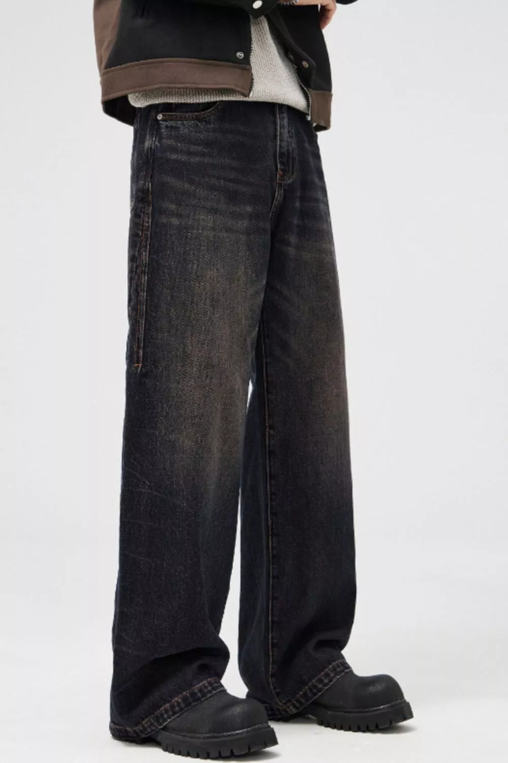 Men's Vintage Wash Wide Leg Jeans, image 3