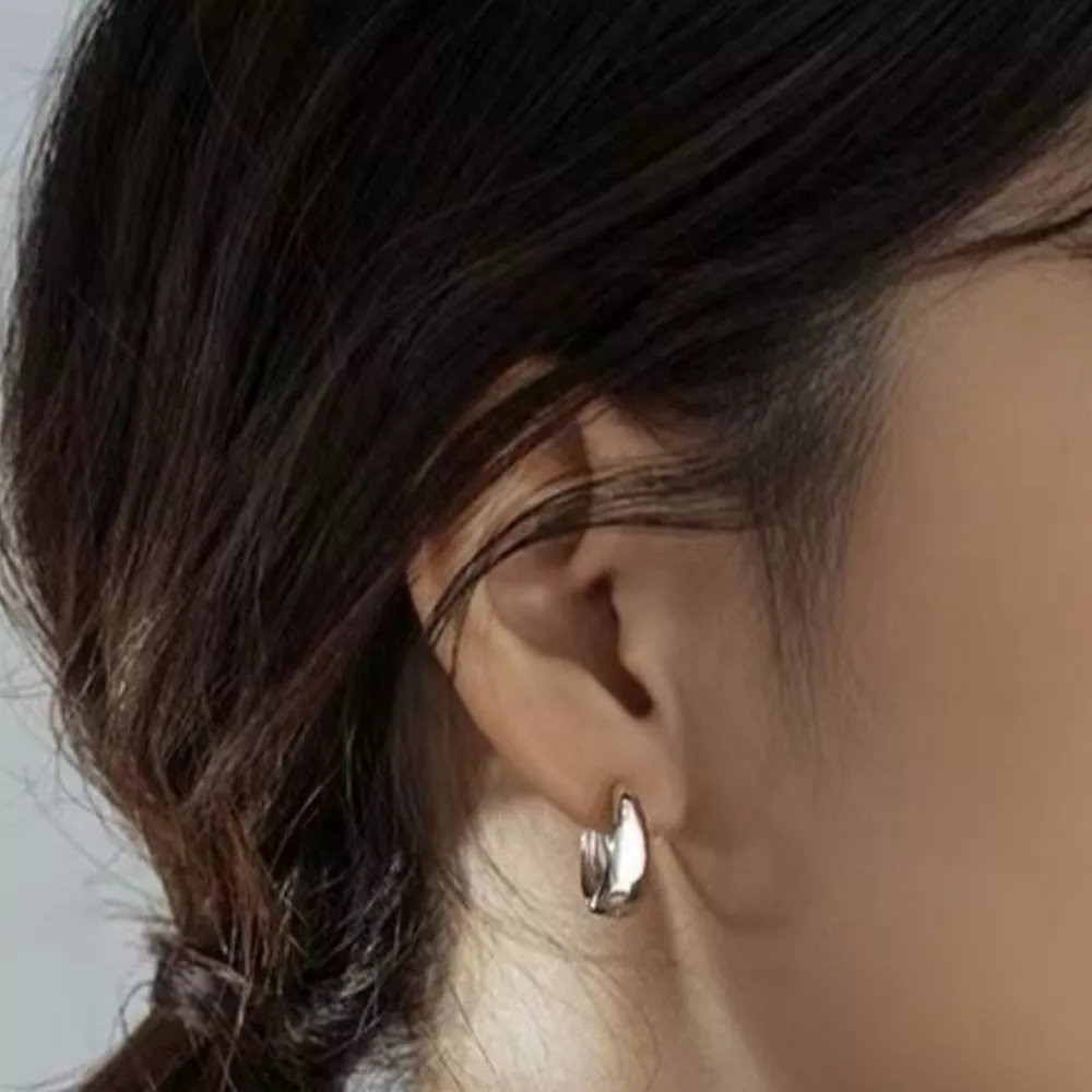Lightweight Hoop Earrings, image 3