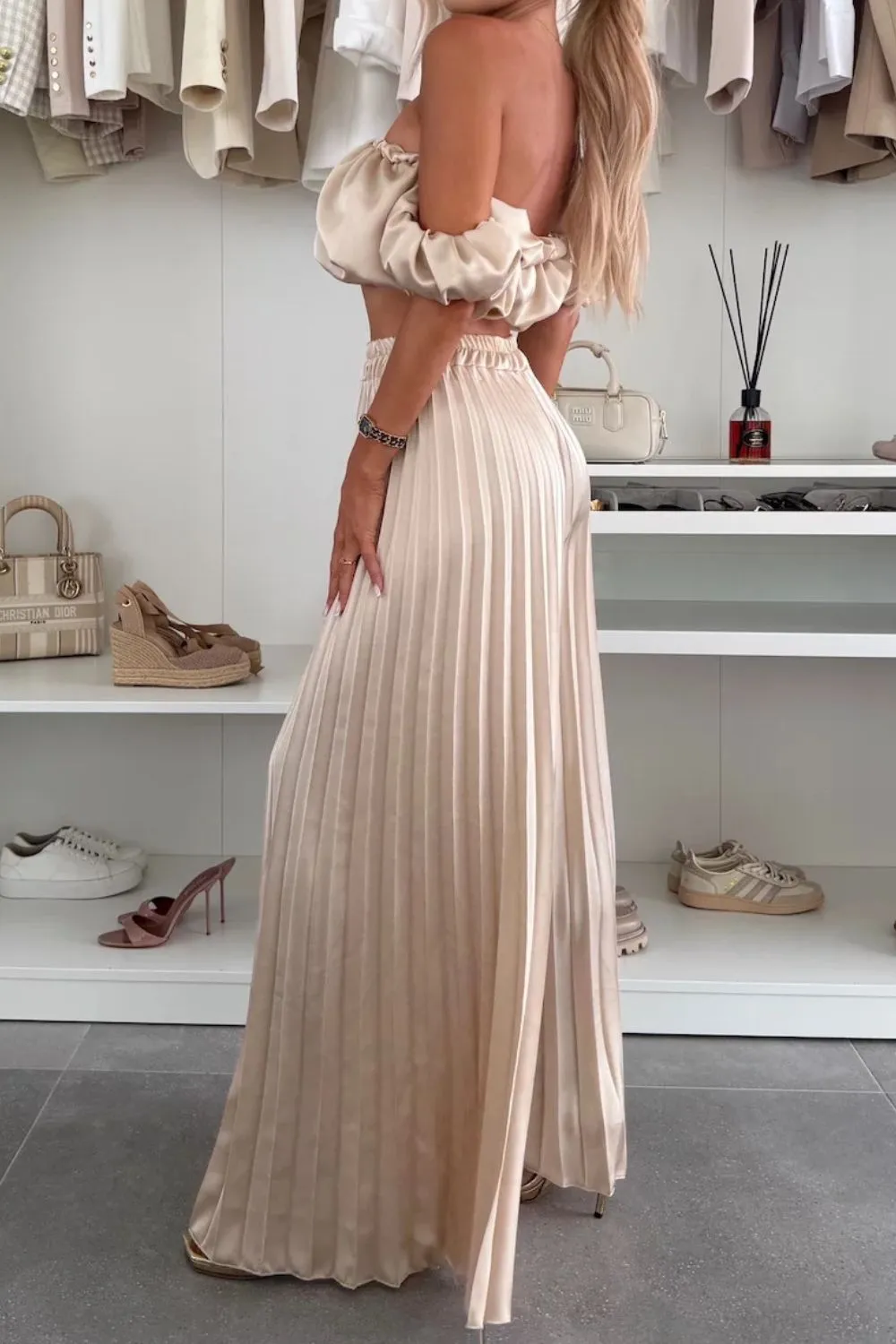 Off-Shoulder Top and Pleated Pants Set, image 3