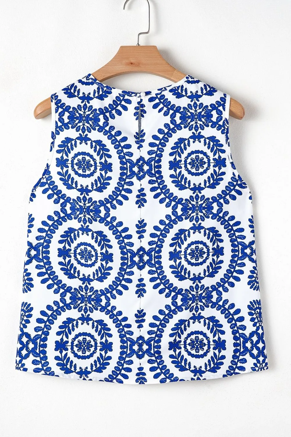 Printed Crew Neck Sleeveless Top, image 2