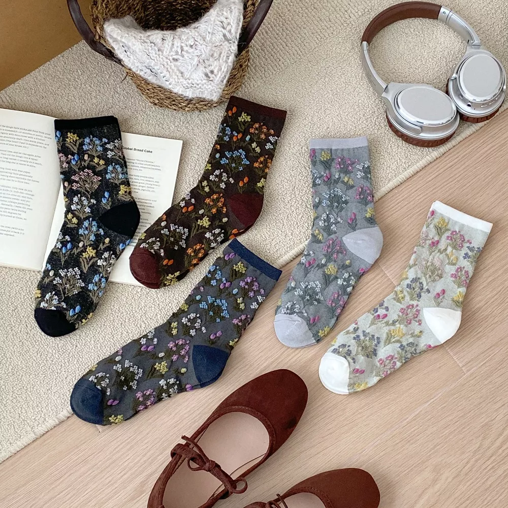 5 Pair Vintage Floral Embroidered Crew Socks, image 7