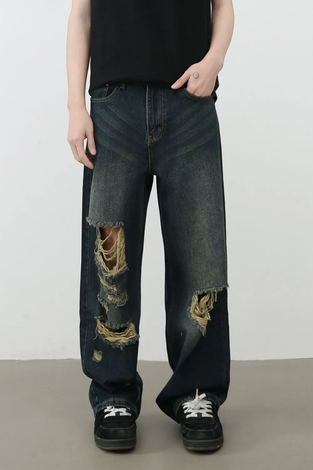 Men's Distressed Wide Leg Jeans, image 3