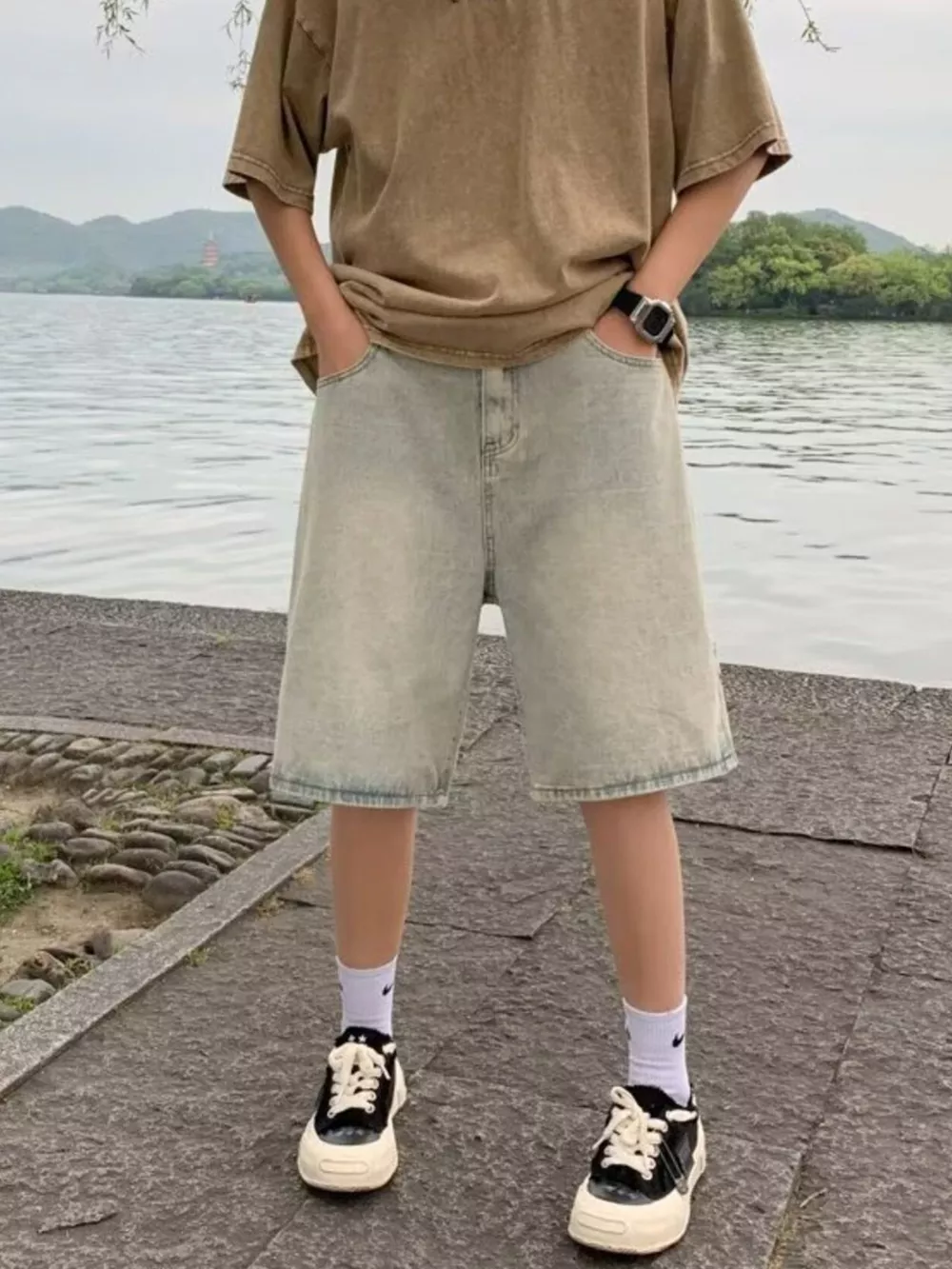 Men's Plus Size Relaxed Fit Wash Denim Shorts, image 2