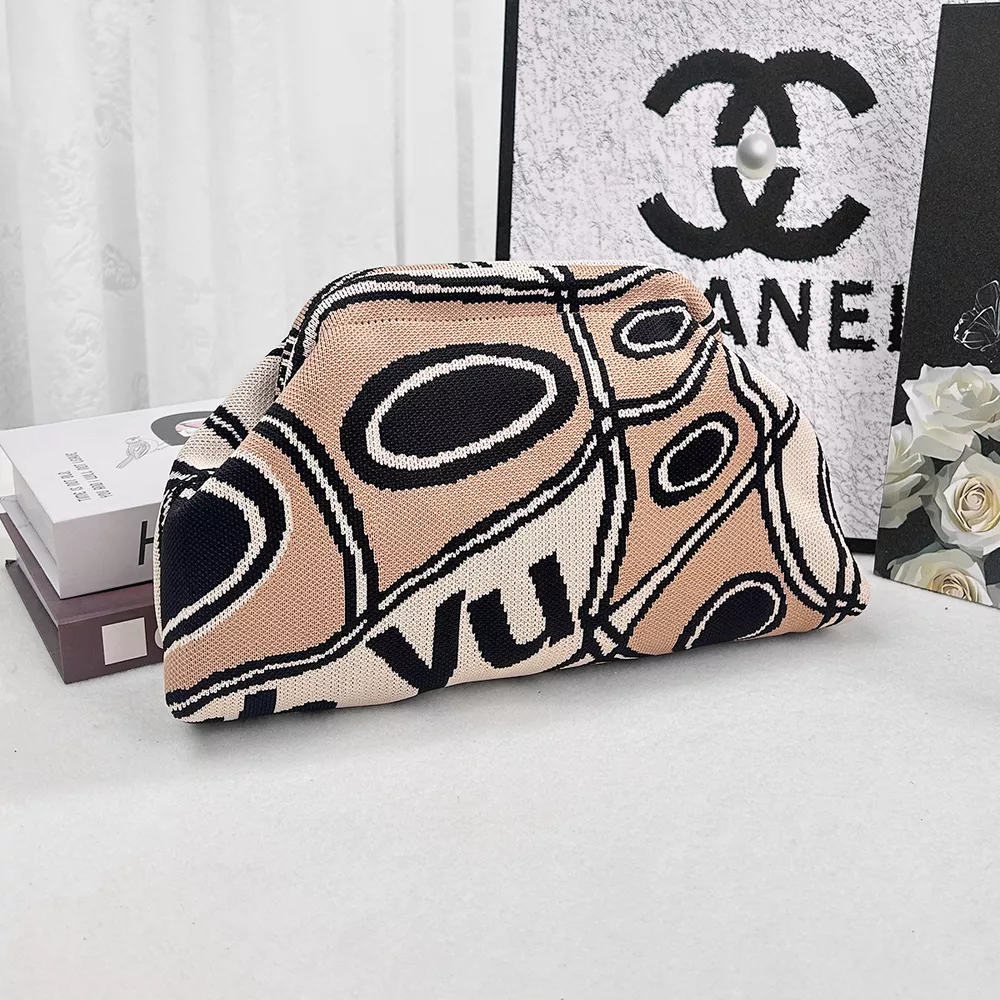 Abstract Pattern Clutch, image 5