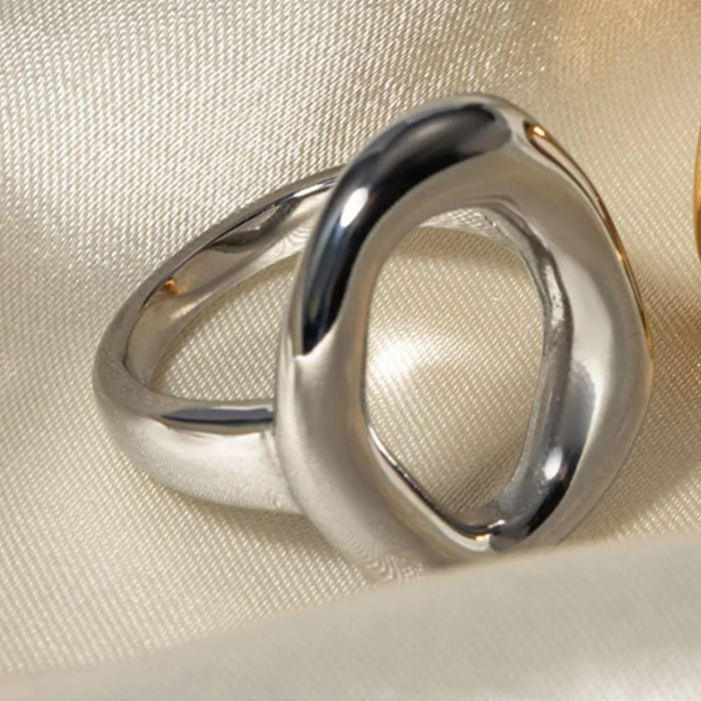 Modern Hollow Oval Ring, image 3