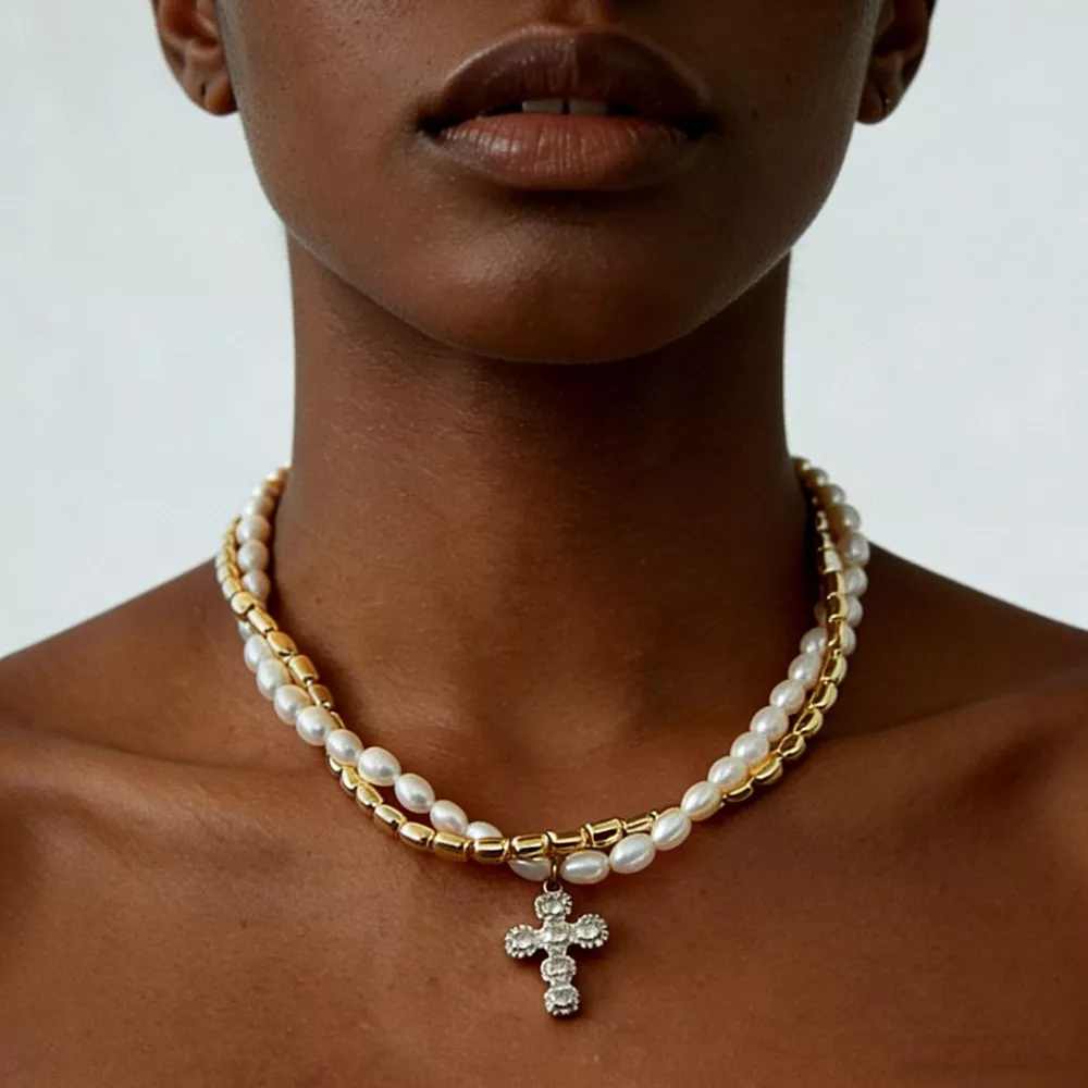 Elegant Pearl Alloy Necklace with Rhinestone Cross Pendant, image 3