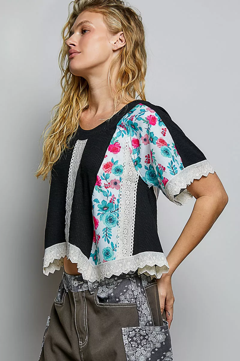 Round Neck Ribbed Cropped Top with Lace Detail, image 3