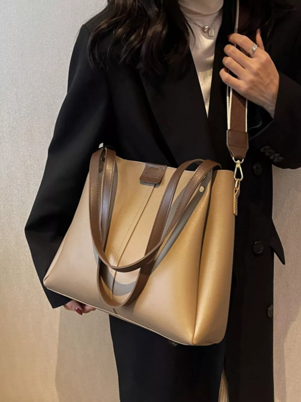 Wide Strap Shoulder Bag, image 4