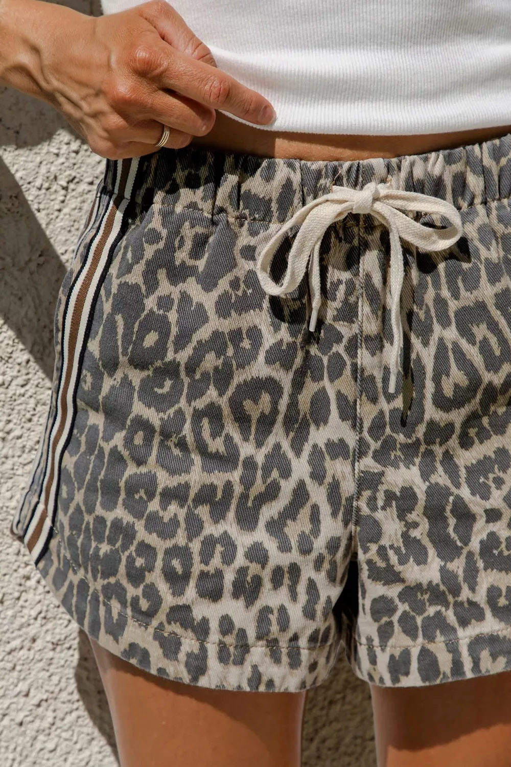 Multicolour Leopard Pattern Striped Detail Drawstring Denim Shorts, image 4
