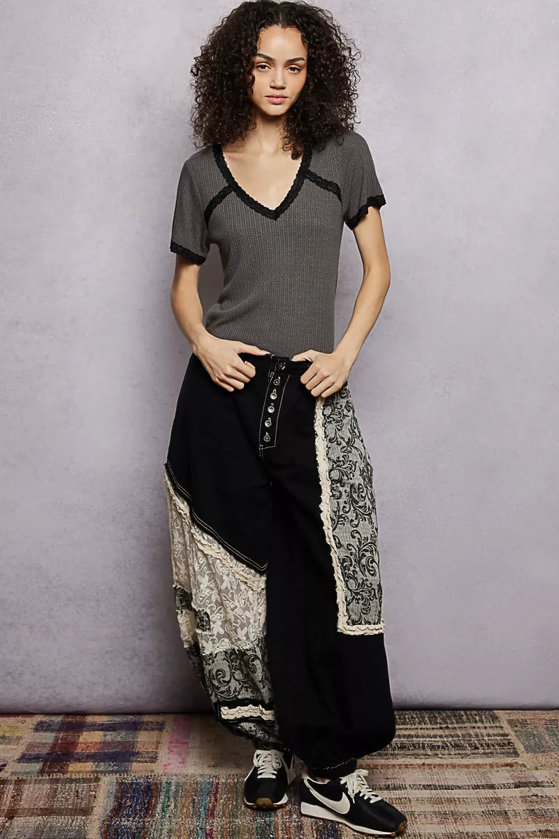 Lace Detail V-Neck Short Sleeve Textured T-Shirt, image 3