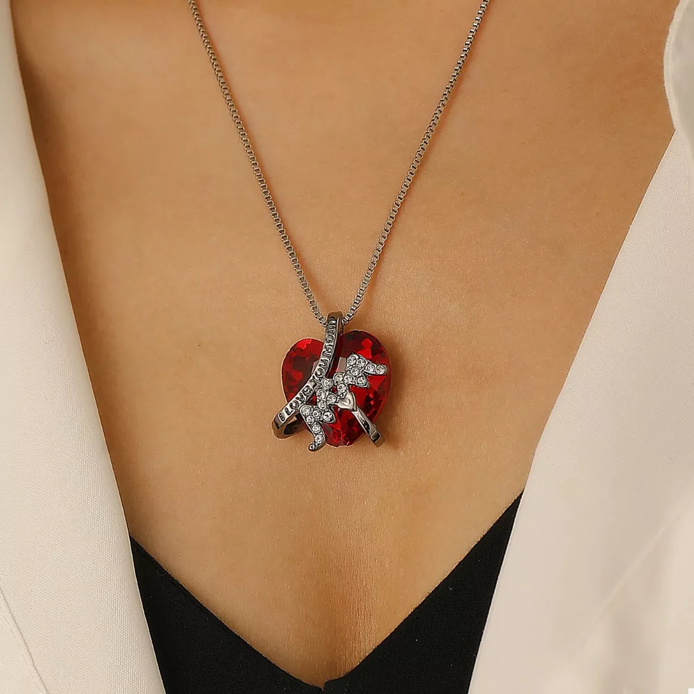 Heart-Shaped MOM Pendant Necklace, image 8