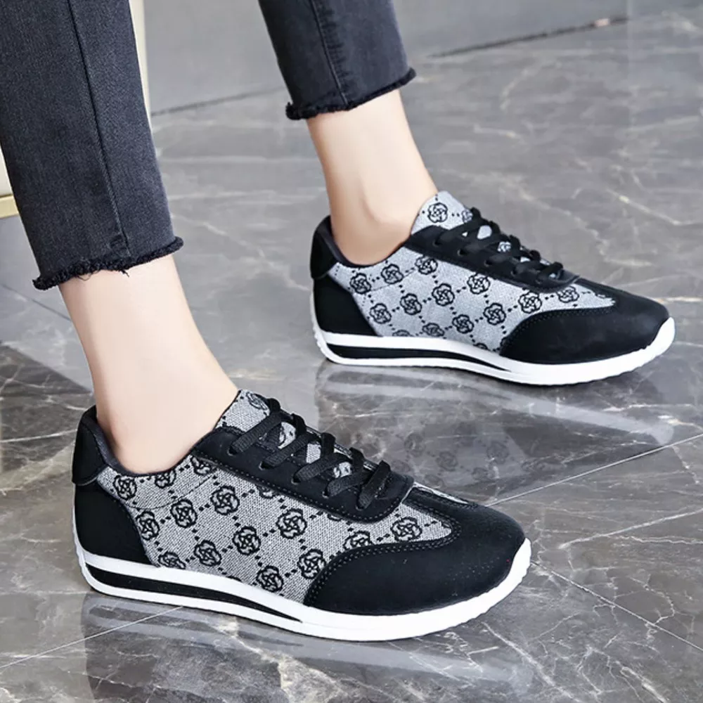 Round Toe Lace Up Sneakers