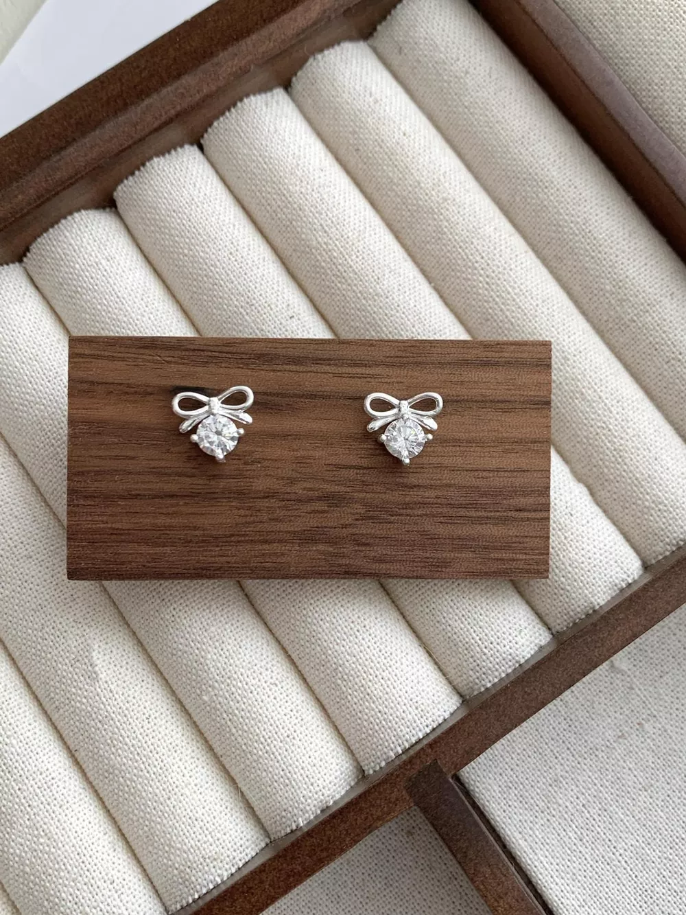 Bowknot Stud Earrings, image 5