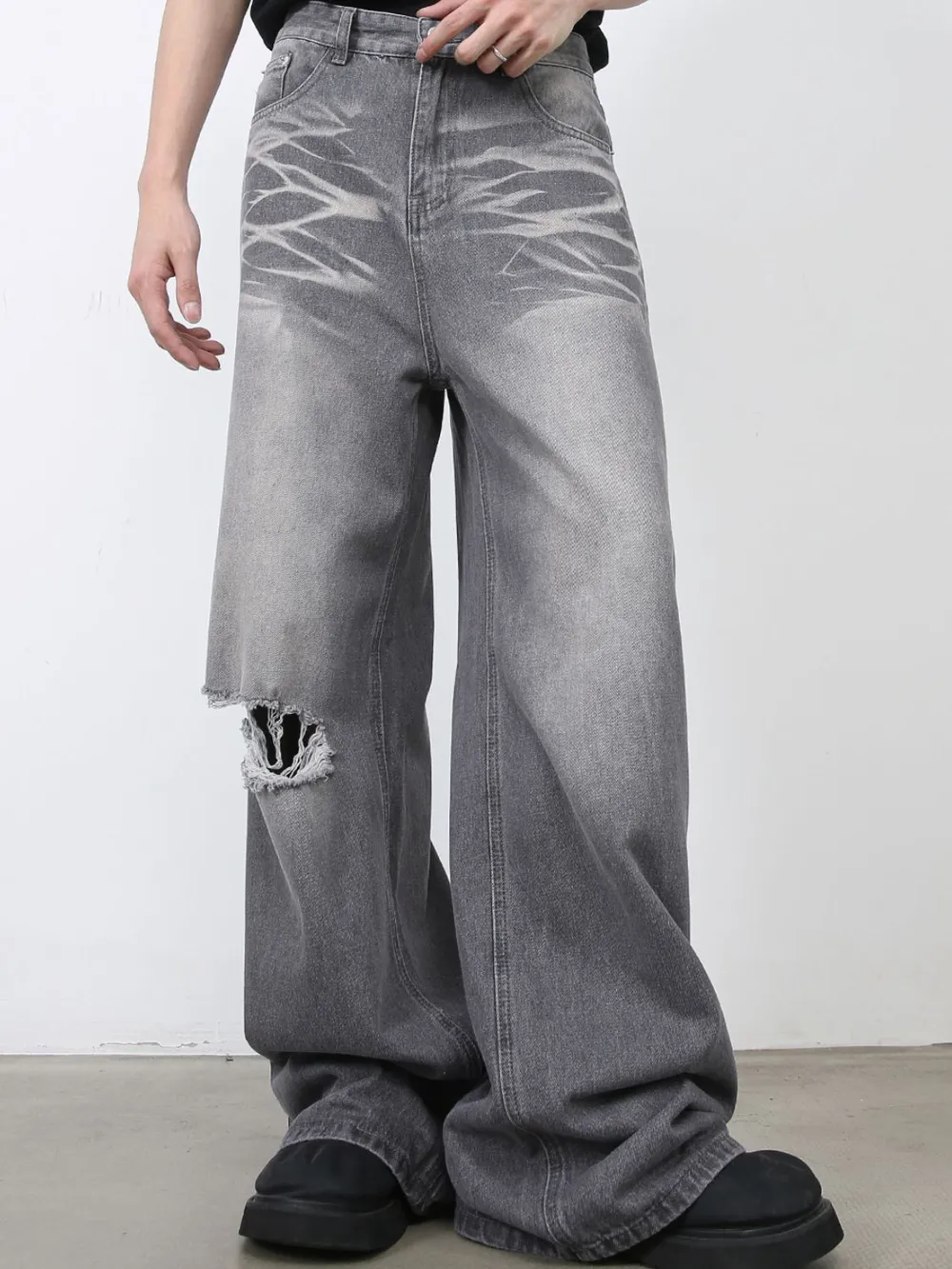 Men's Distressed Wide Leg Jeans, image 4