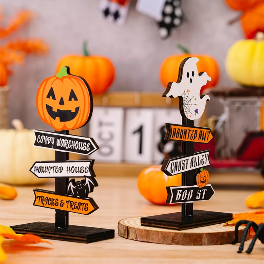 Halloween Wooden Signpost Ornaments