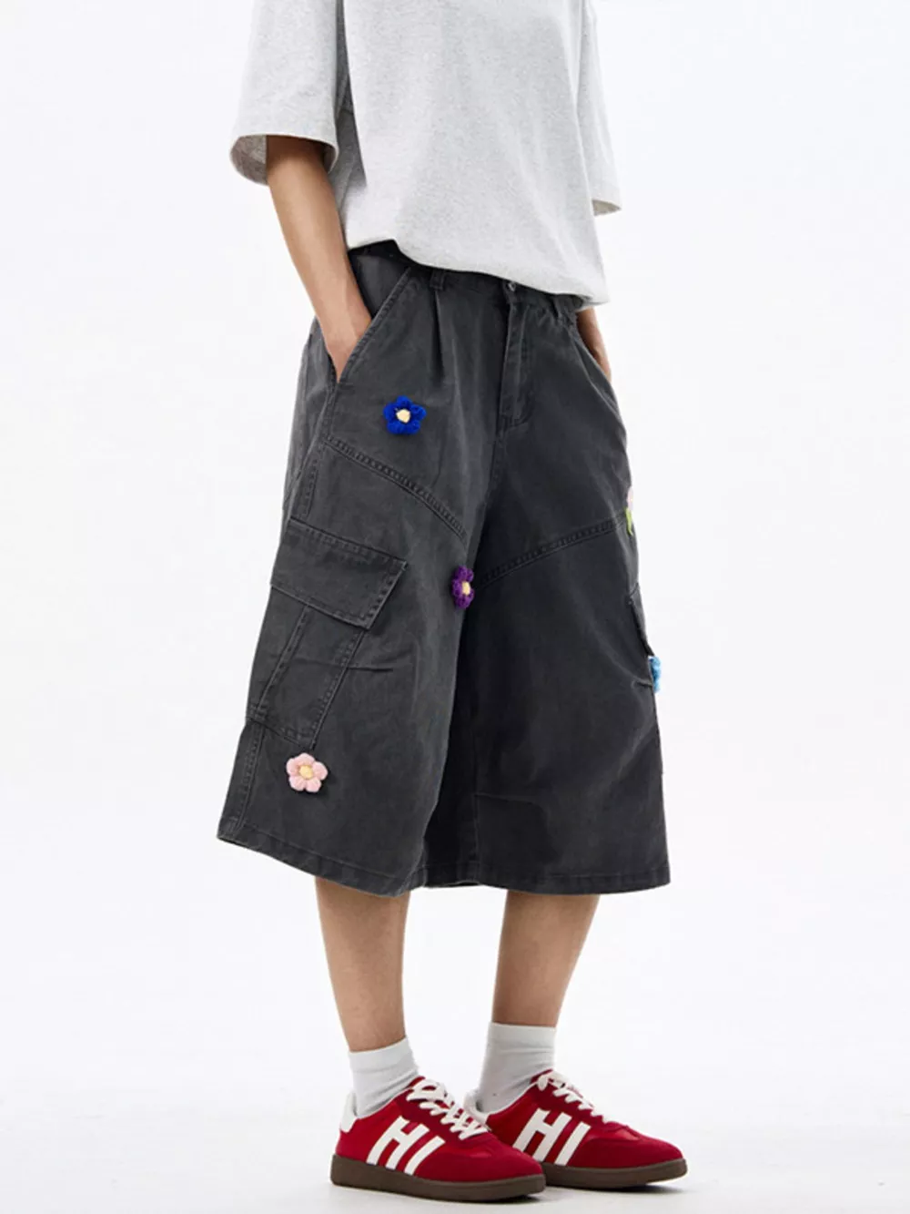 Men's Floral Appliqued Wide-Leg Cargo Shorts, image 5
