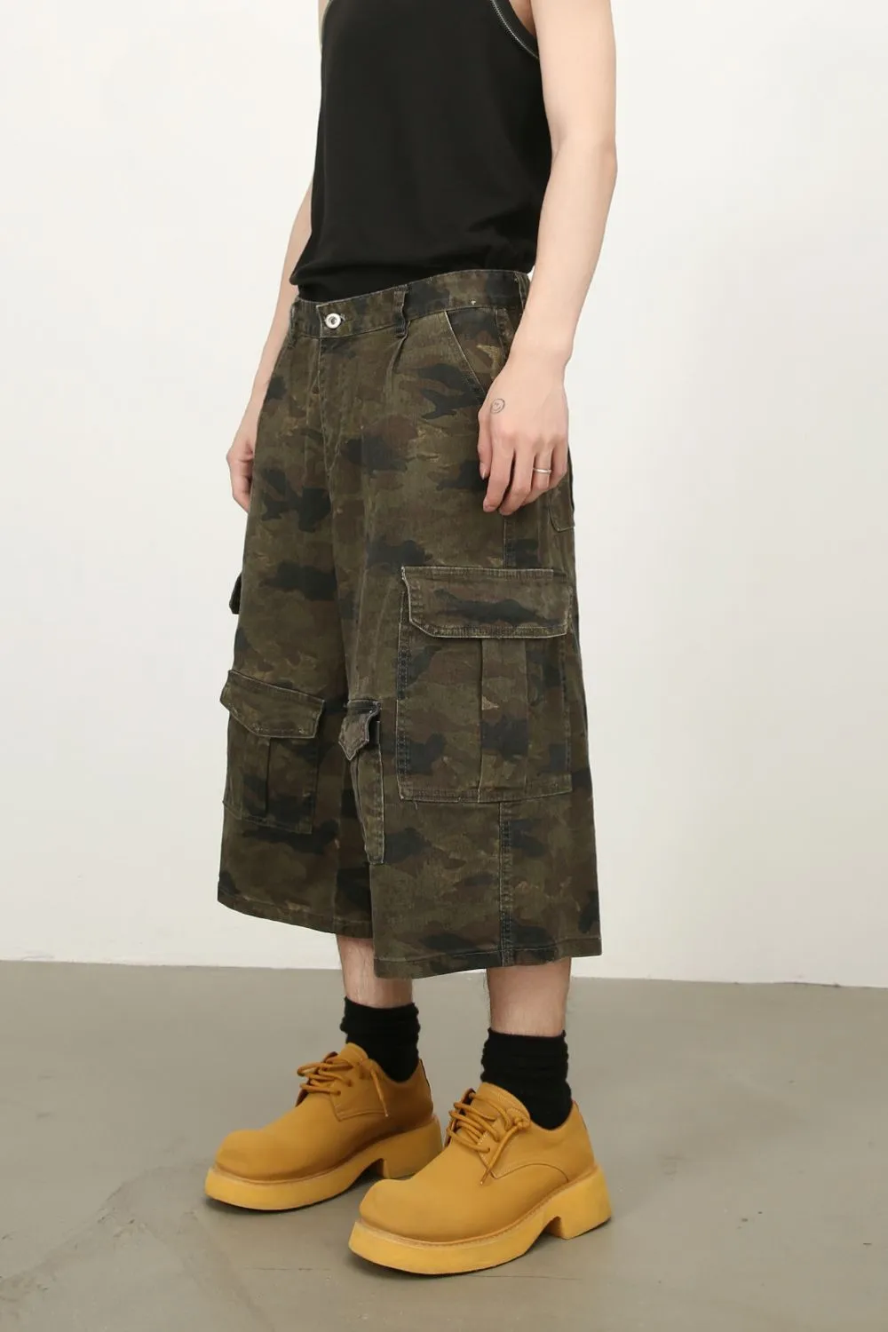 Men's Camouflage Wide Leg Cargo Jeans, image 2