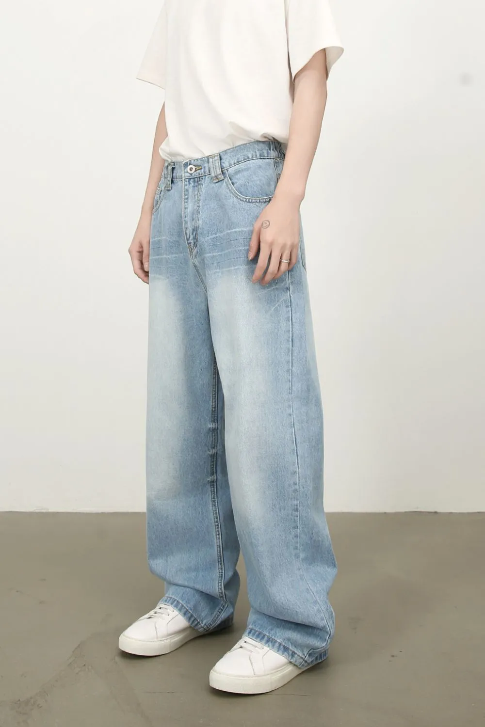 Men's Mid Rise Wide Leg Jeans with Pockets, image 2